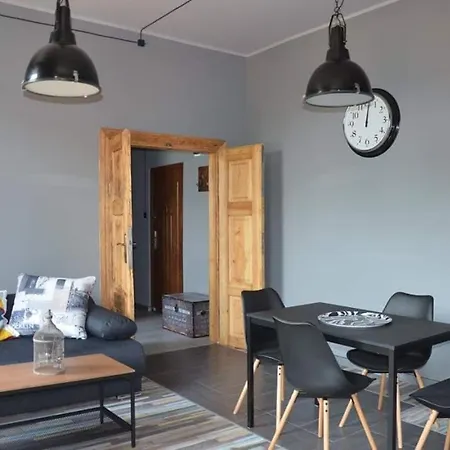 Nowy Rynek 10 프우크