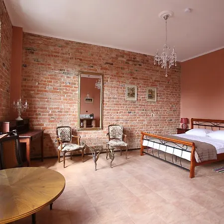 Nowy Rynek 10 프우크